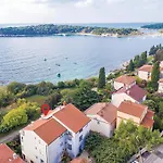 1 Bedroom Stunning Apartment In Pula
