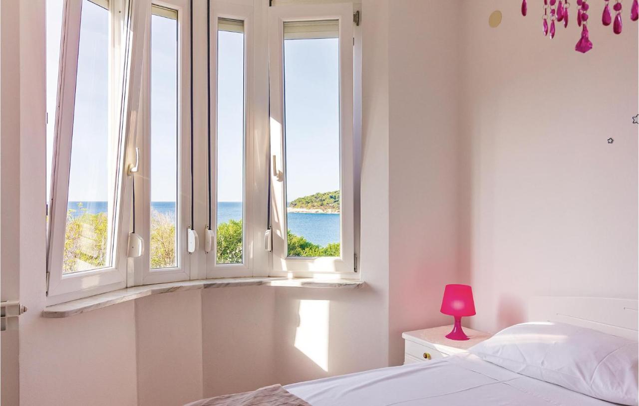 1 Bedroom Stunning In *