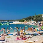 1 Bedroom Stunning Apartment In Pula