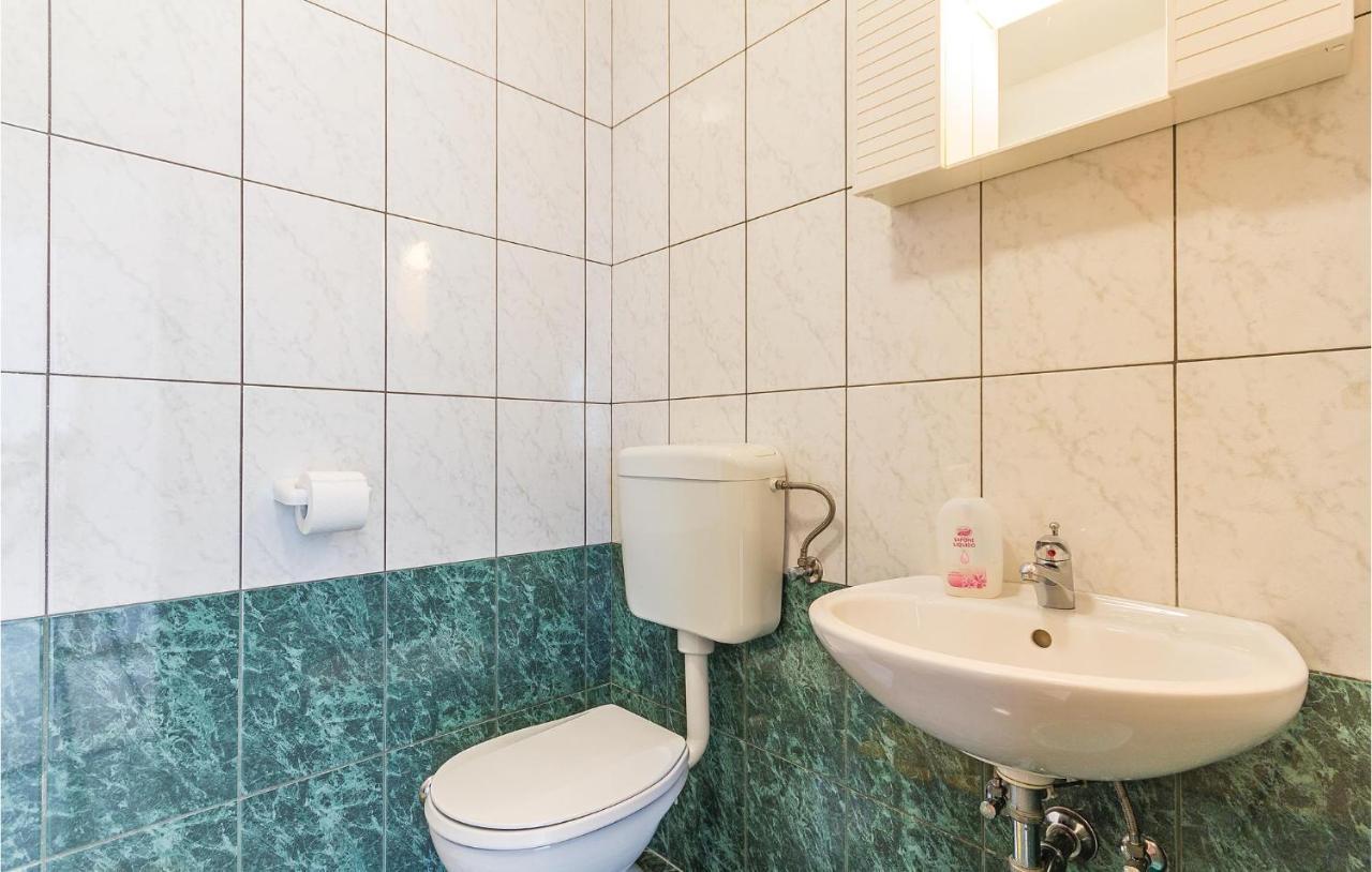 Apartment 1 Bedroom Stunning In *